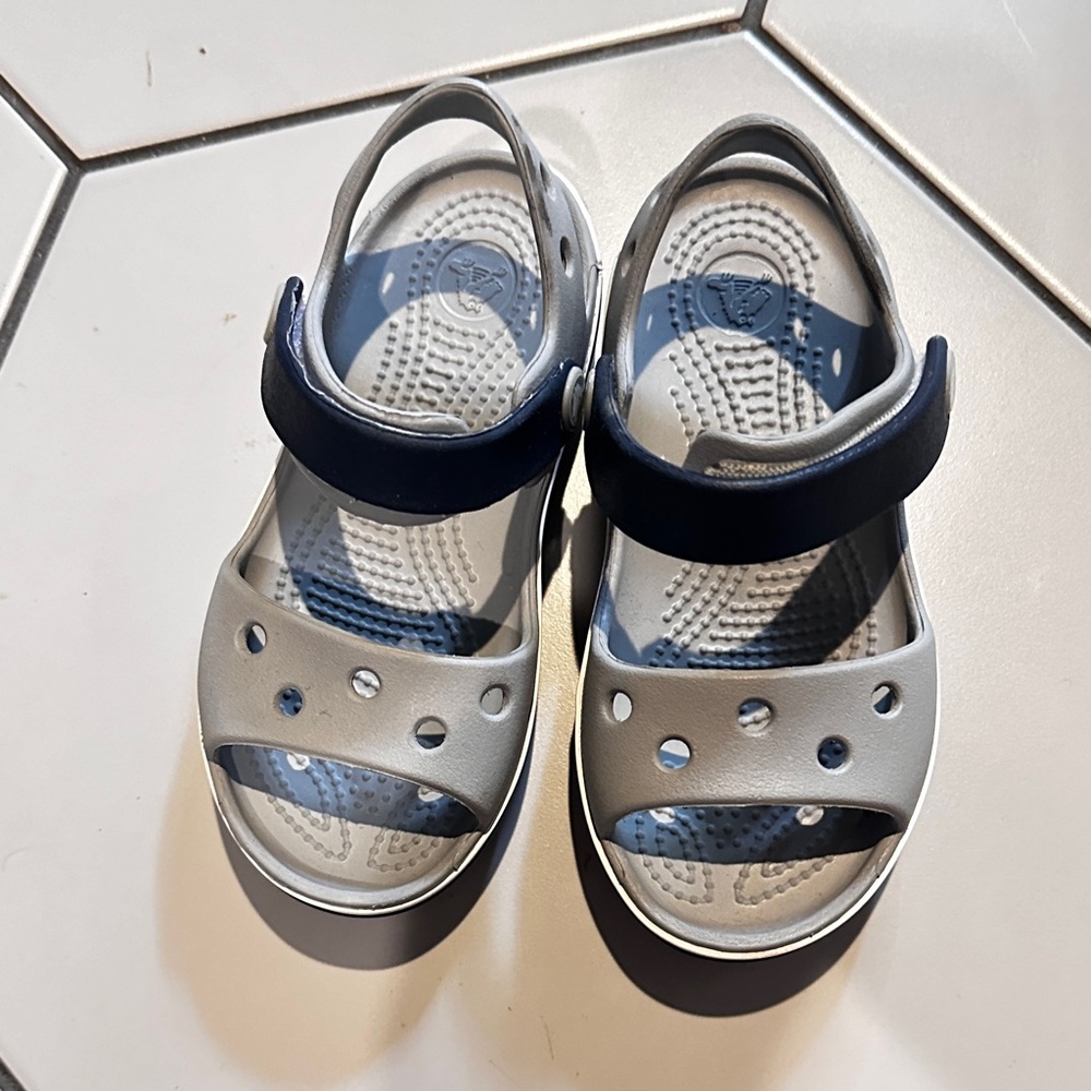 Crocs toddle shoes